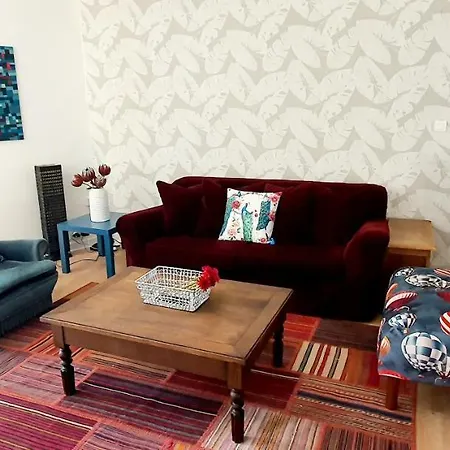 Apartment Artistique Sille-le-Guillaume